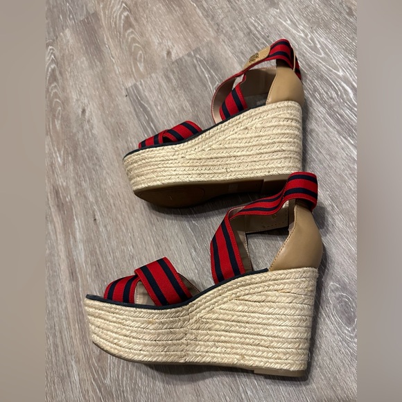 Tommy Hilfiger Theia Espadrille Wedge Sandals are a size 6 1/2. - Picture 3 of 7